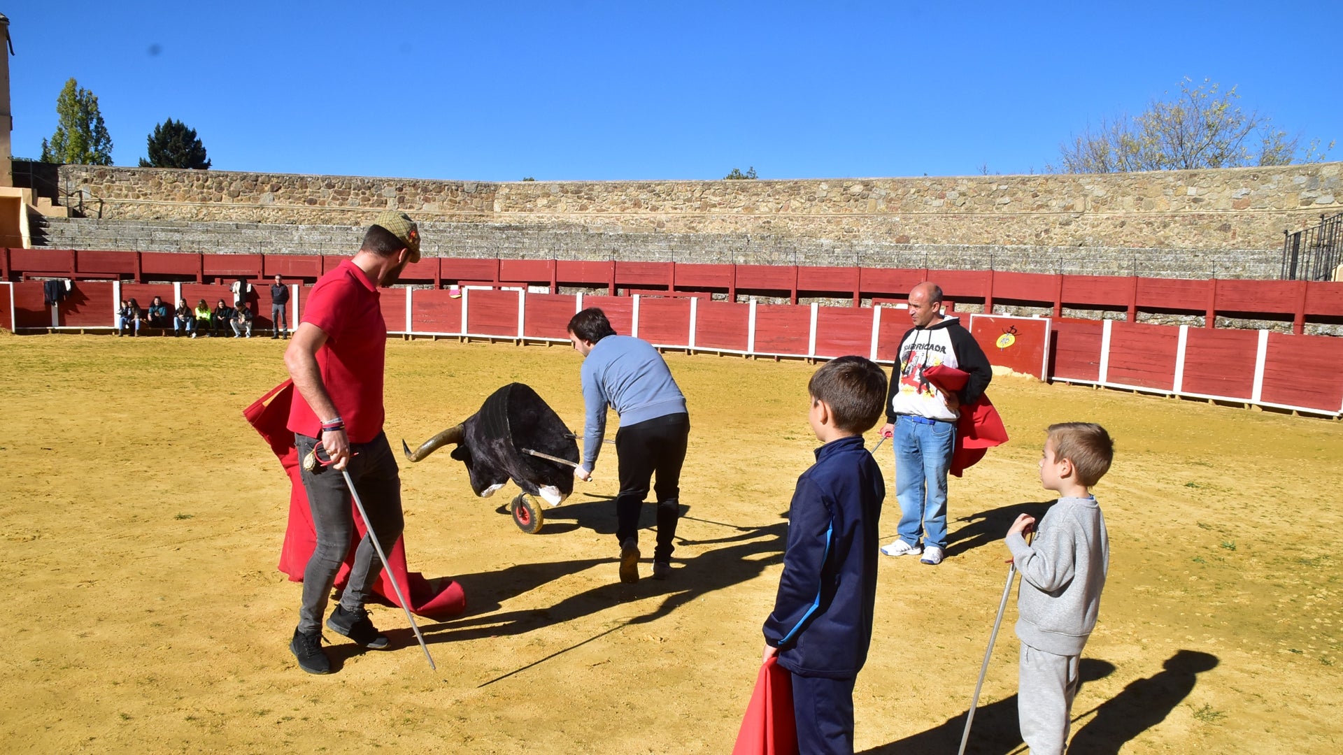 Clase de toreo práctico para aficionados en Béjar La Gaceta de Salamanca